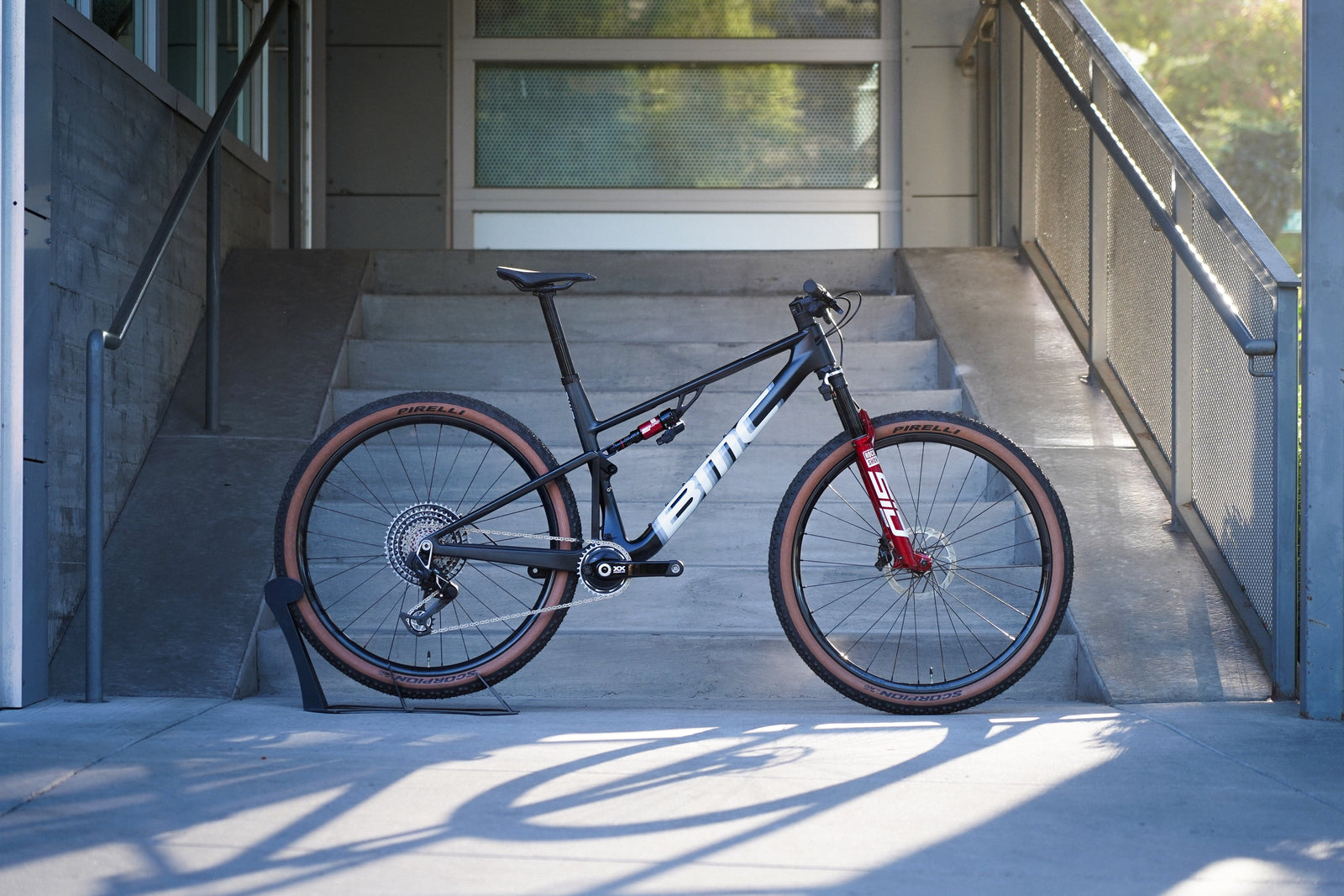 Beautiful Bicycle: BMC Fourstroke 01 with Flight Attendant