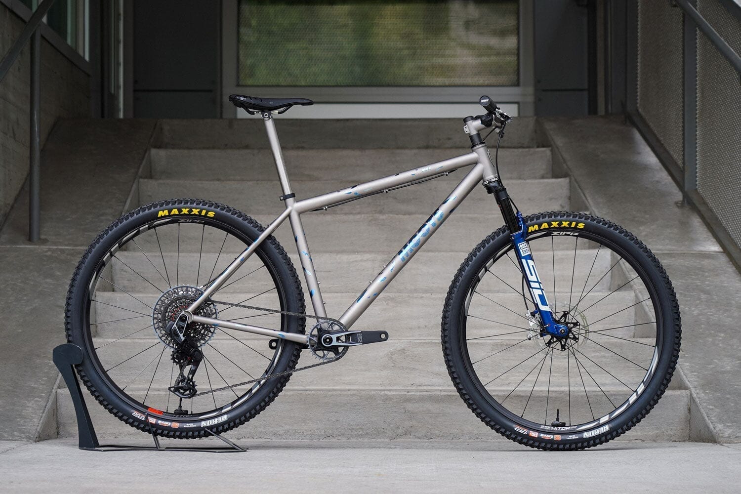 Beautiful Bicycle: Moots MXC Frostbite Is a Titanium XC Masterpiece