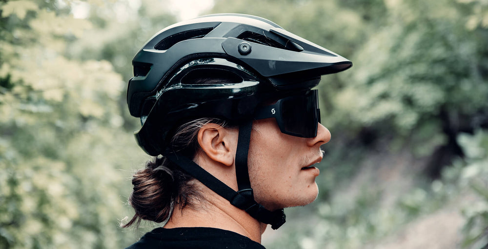 First Ride Review: Giro Manifest Spherical Helmet