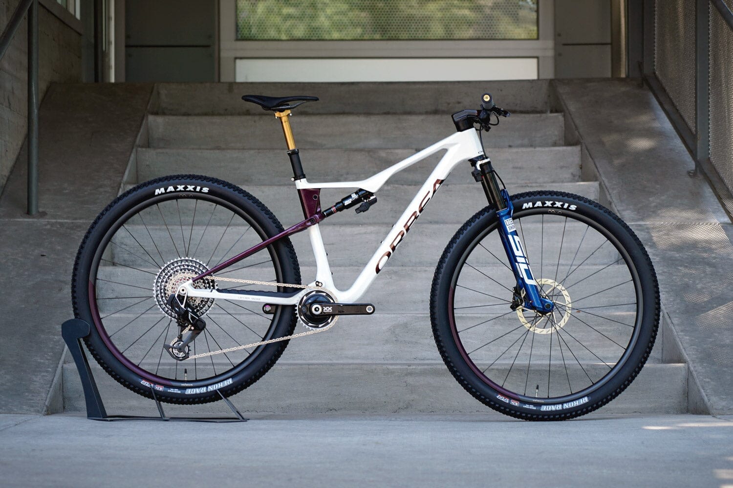 Beautiful Bicycle: Custom Orbea Oiz with Flight Attendant