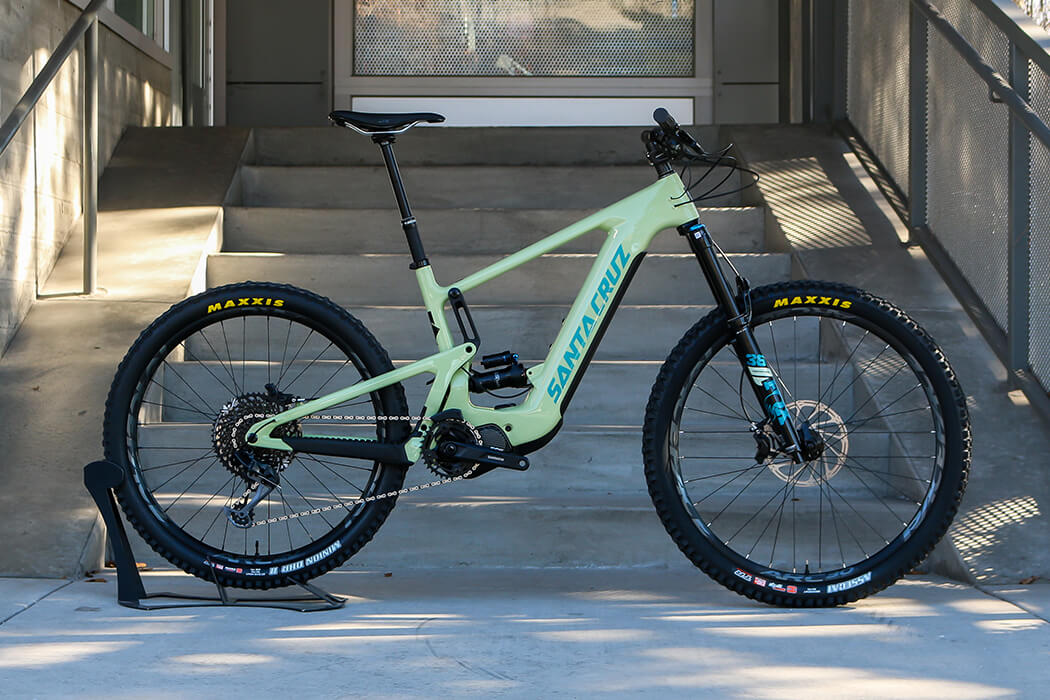 First Look: 2022 Santa Cruz Heckler - A Bronson With a Battery