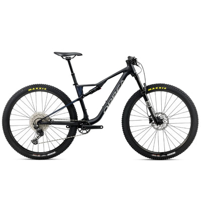 The Orbea Oiz H10 2027 in Armor Black (Matt-Gloss)