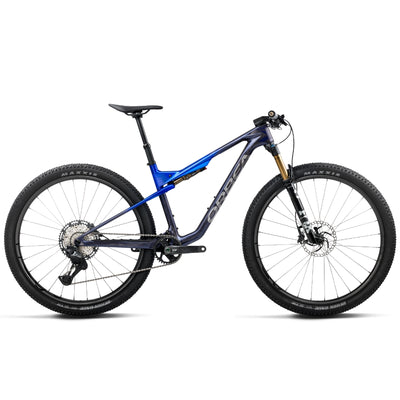 The Orbea Oiz M10 2027 in Noctiluca Carbon View - Cobalt Blue (Gloss)