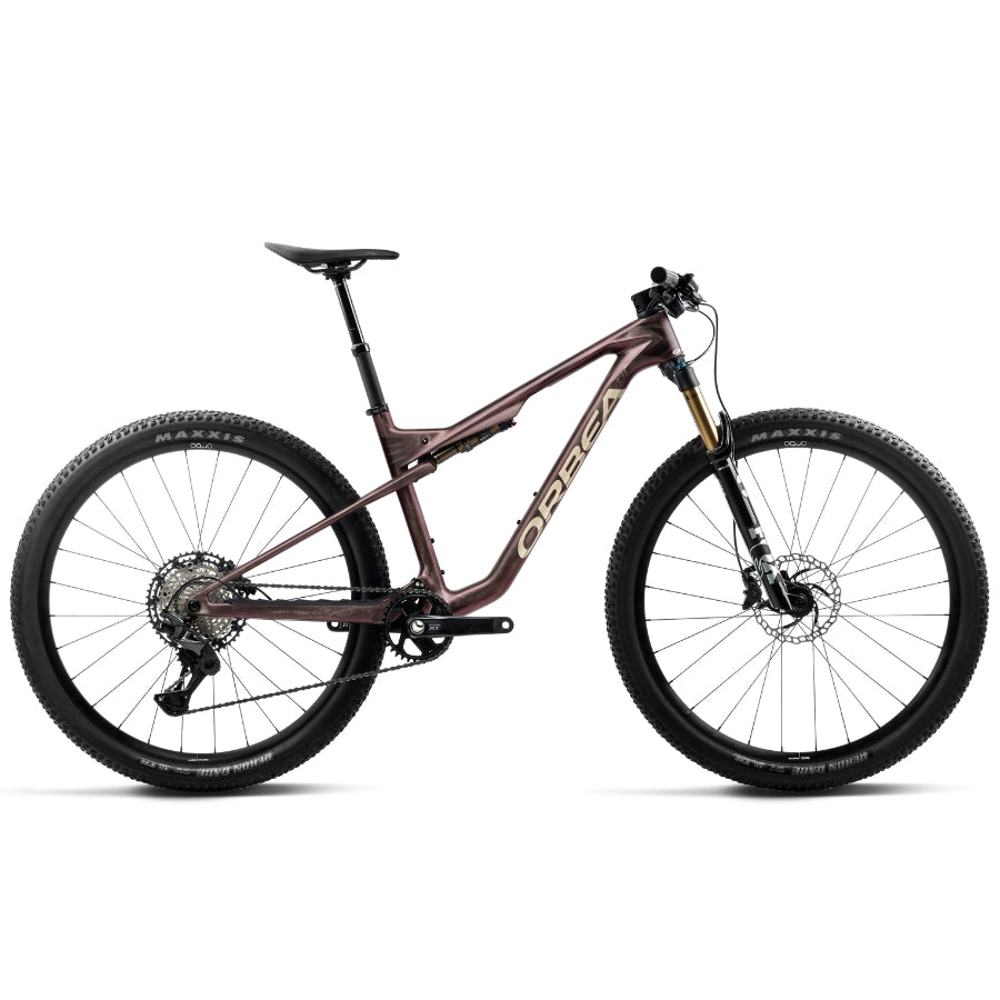 The Orbea Oiz M20 2027 in Burning Ashes C. View (Matt) - Ivory White (Gloss)