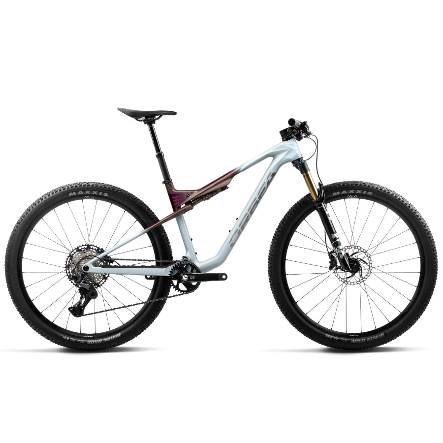 The Orbea Oiz M20 2027 in Frozen Concrete - Sunset Carbon View (Matt)