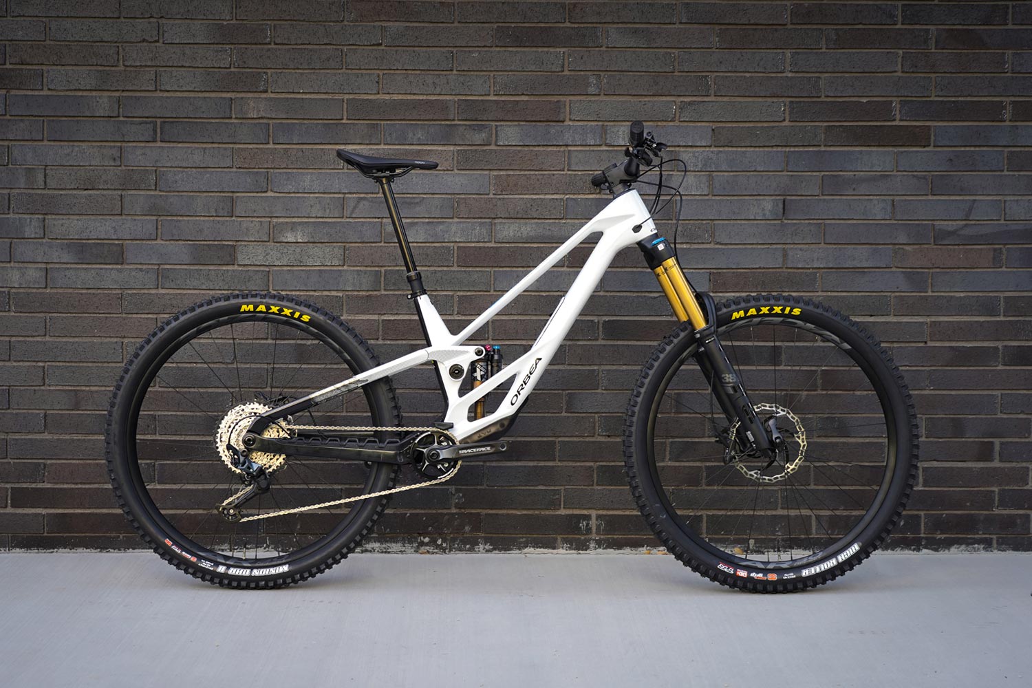 The Orbea Rallon E10 in white, available at Contender Bicycles. 